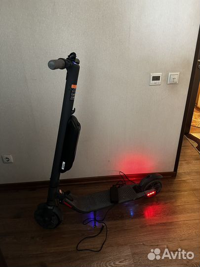 Электросамокат ninebot kickscooter es2