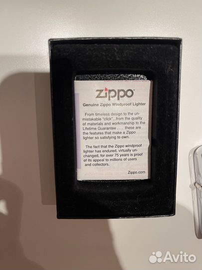 Зажигалка Zippo редкая с девушкой и подковой