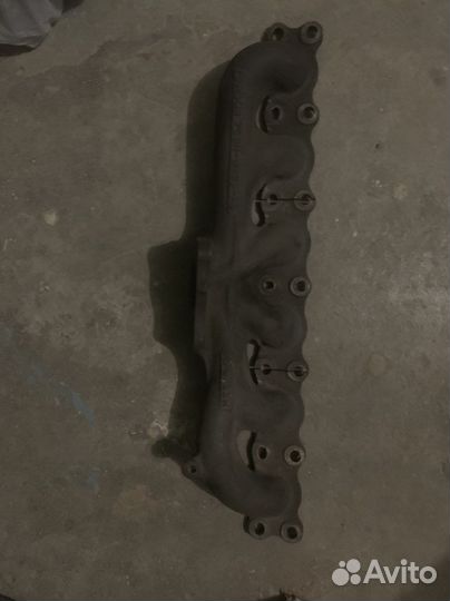 Выпускной коллектор volvo T6 3.0 2011 года