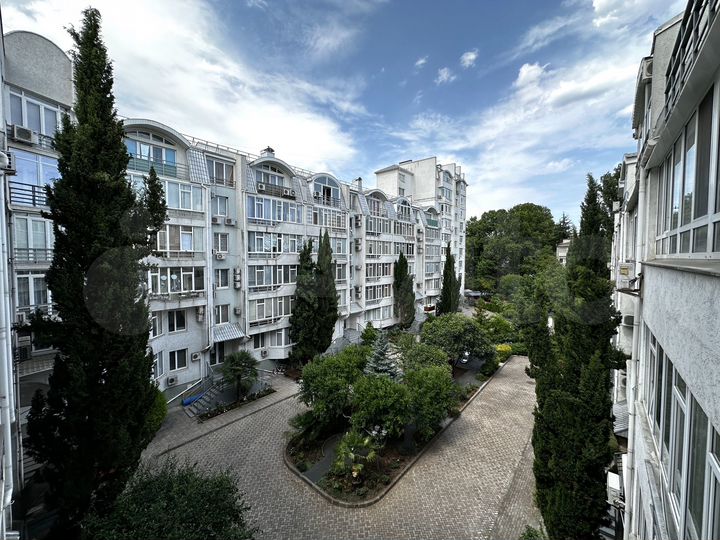 3-к. квартира, 83 м², 4/6 эт.