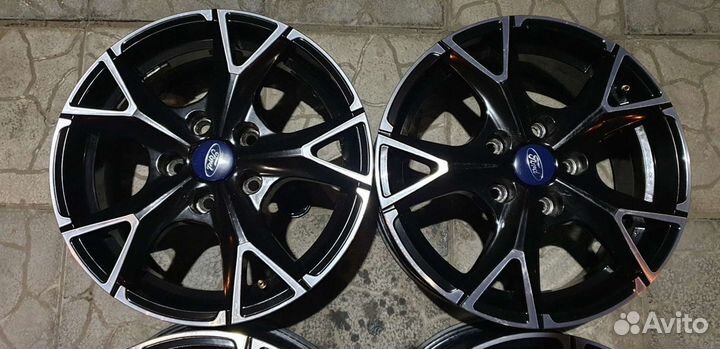 Литые диски на Ford Focus R15 5x108