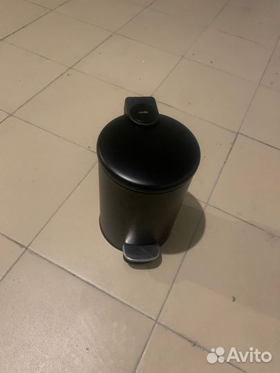 Мусорное ведро с педалью