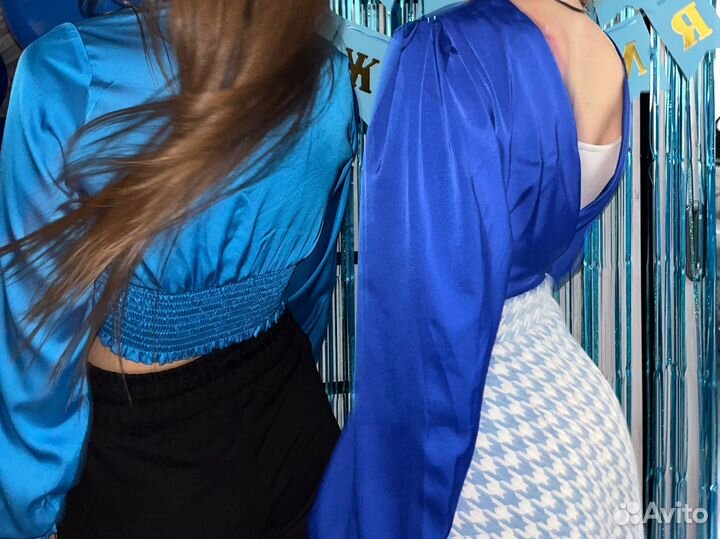 Кофта с вырезом