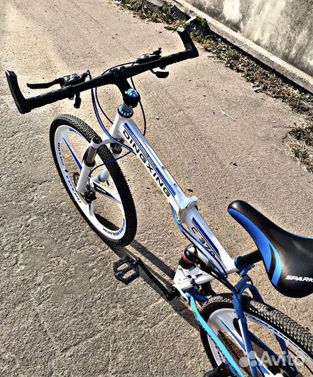 Велосипед на литых дисках