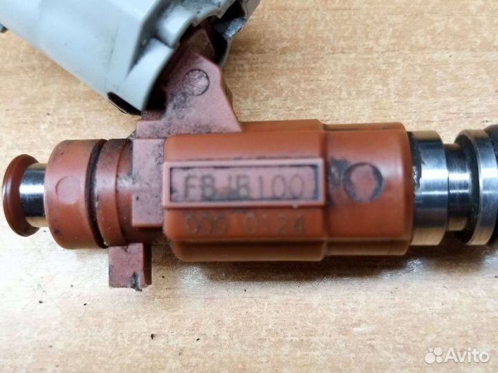 Топливная форсунка Nissan maxima a33