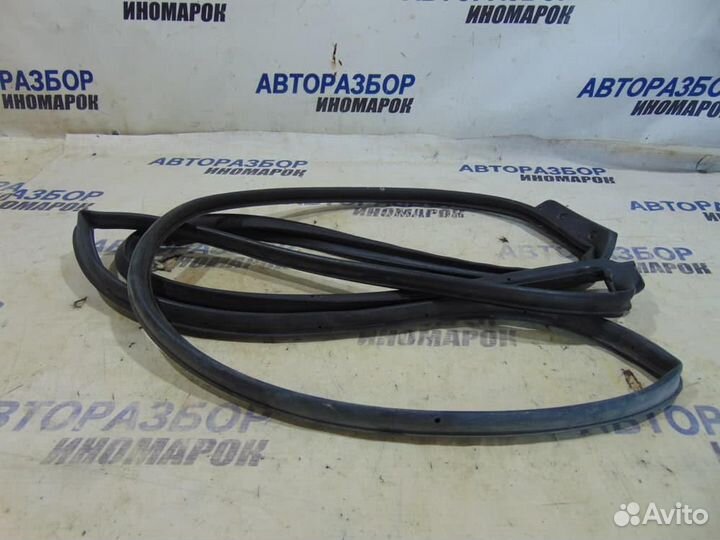 Уплотнитель двери для Hyundai Solaris 1 2010-2017