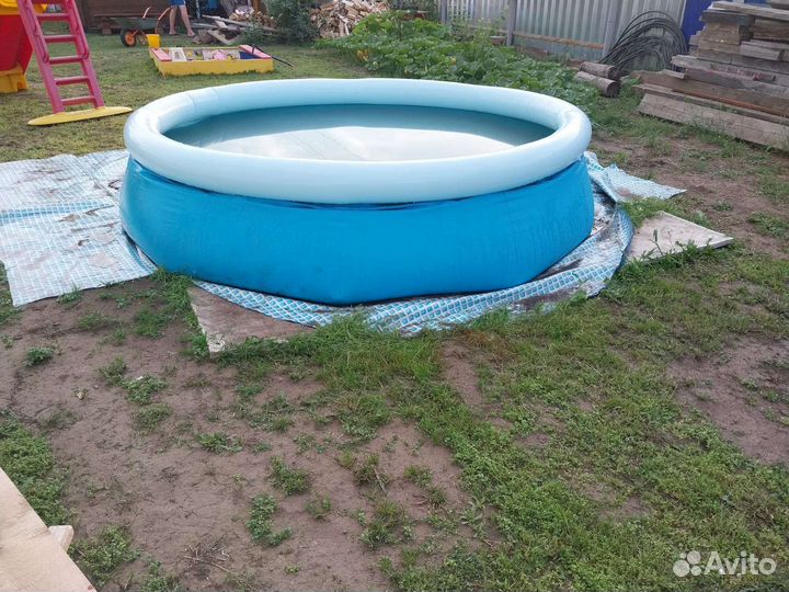 Надувной бассейн
