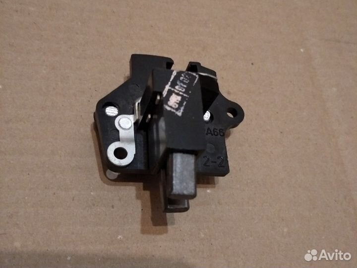 Регулятор напряжения