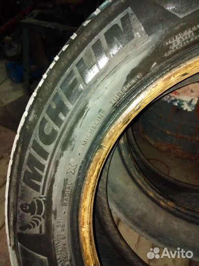 Michelin Agilis 215/55 R16