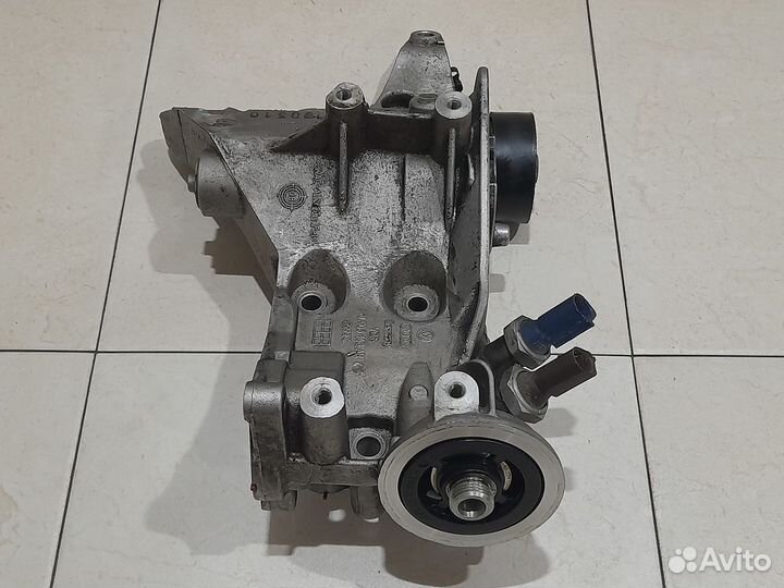 Кронштейн генератора VAG