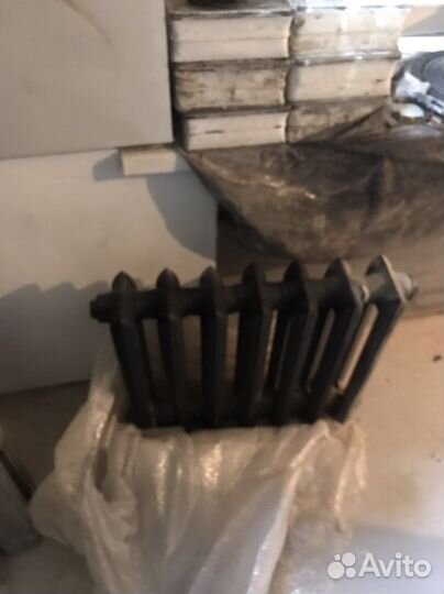 Батарея чугунная черная новая