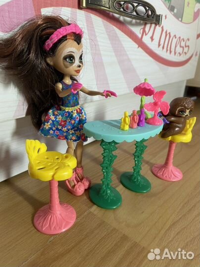 Энчантималс Игровой набор «Салон красоты» ленивцы