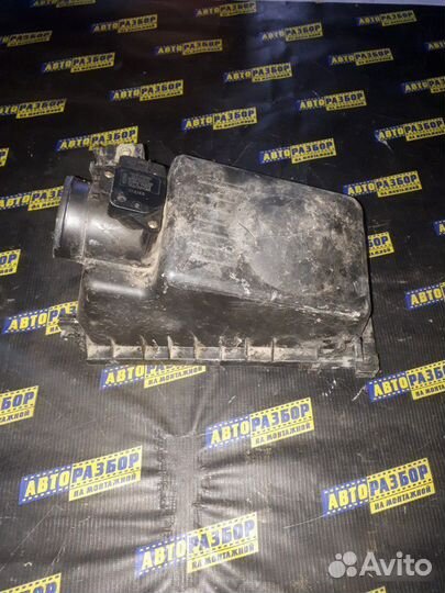 Корпус воздушного фильтра Тойота Авенсис