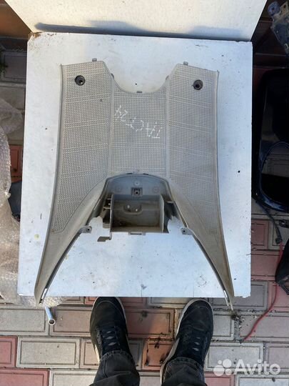 Пластик пола Honda Tact AF24