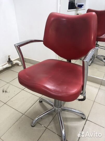 Парикмахерское кресло