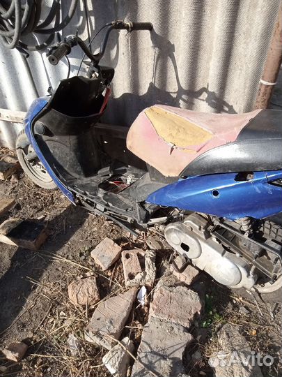 Скутер на ходу надо приложить руки и все