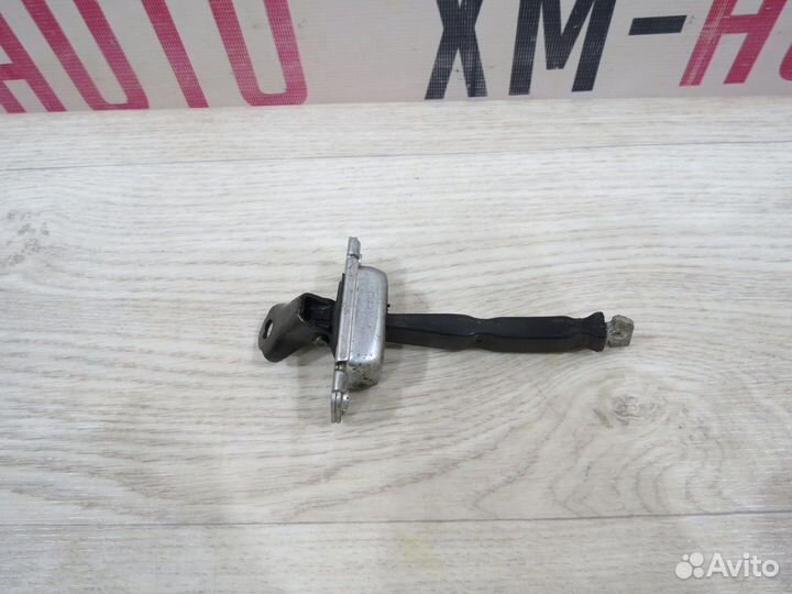 Ограничитель двери задний левый Hyundai Solaris 2