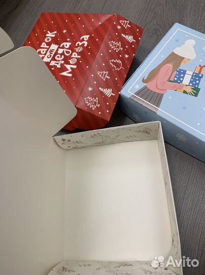 Новогодняя коробка подарочная