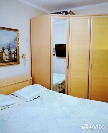 Продам спальный гарнитур б/у
