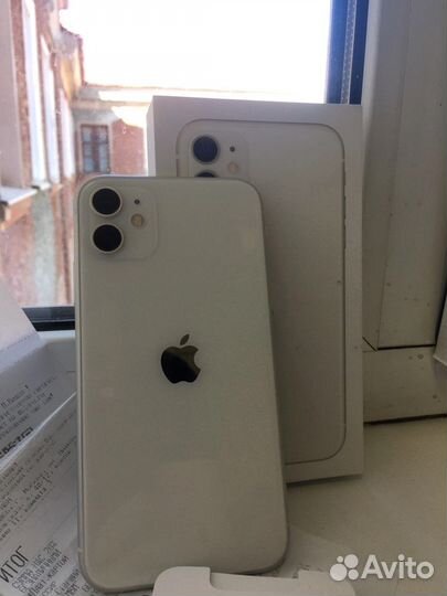 Телефон iPhone 11