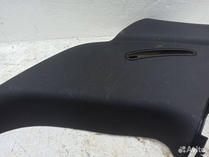 Обшивка заднего правого крыла