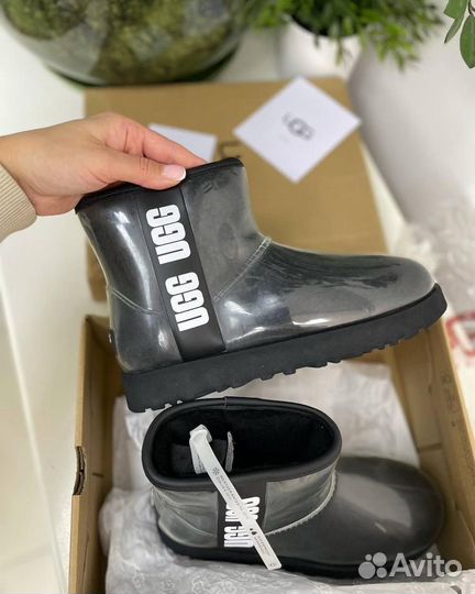 UGG classic clear mini black