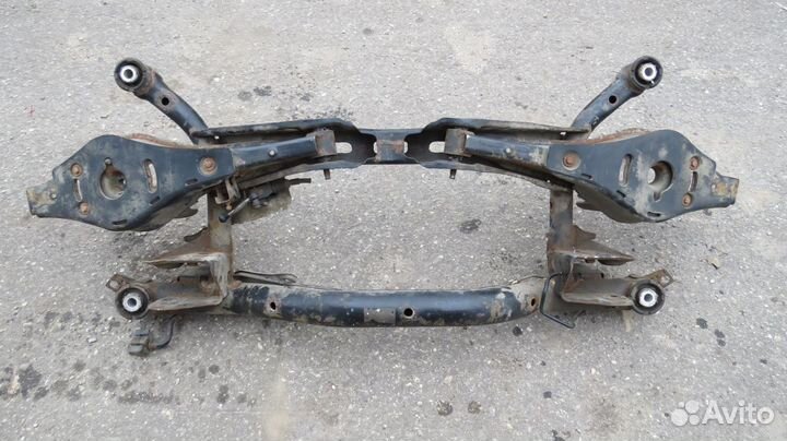 Подрамник задний Volkswagen Passat B6