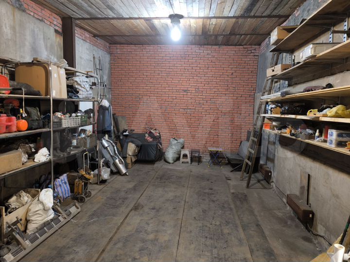 Гараж, > 30 м²