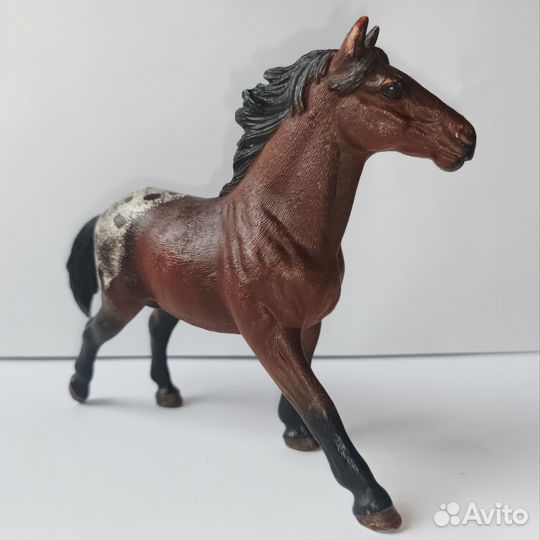 Коллекционные фигурки лошадей