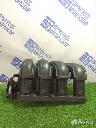 Впускной коллектор Toyota Avensis универсал 1.8