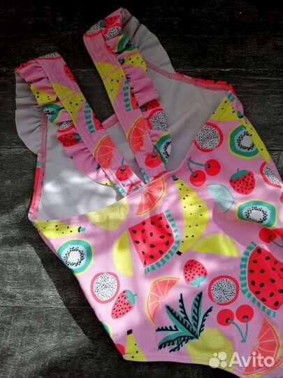 Купальник новый на 5-6 лет