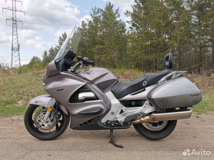 Продам мотоцикл honda ST1300