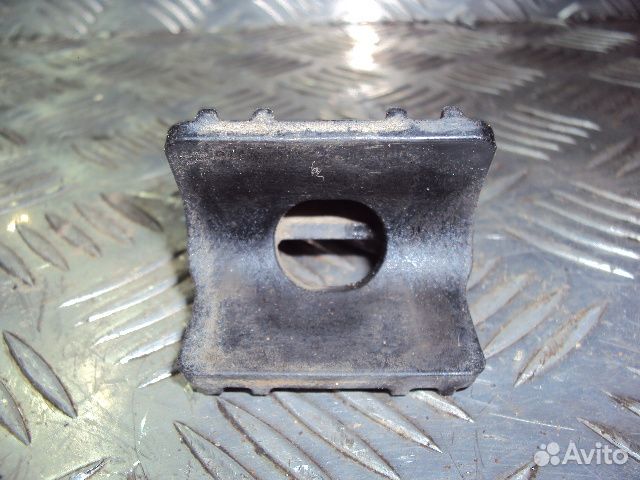 Кронштейн радиатора Astra J (09) /Cruze (09) /Orlando (11) / Zafira C (11) верх. Б\У (арт. 13250318)