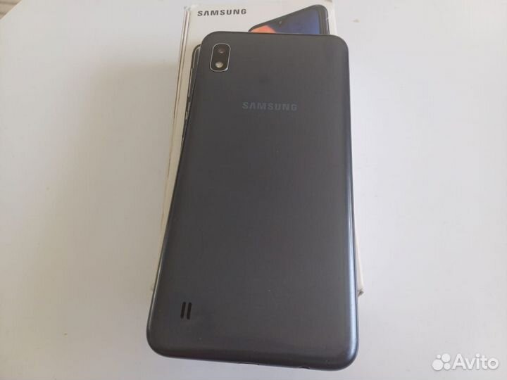Samsung Galaxy A10, 2/32 ГБ