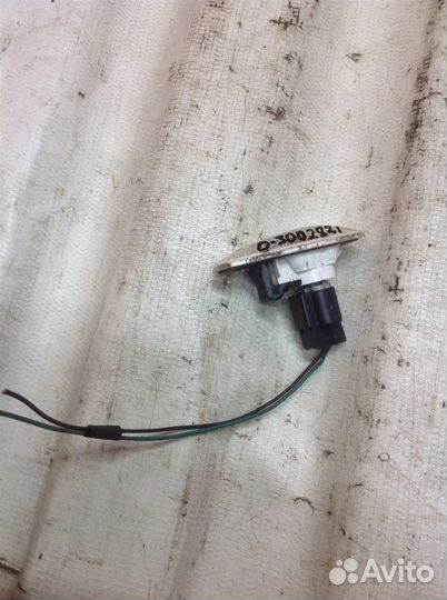 Повторитель на крыло белый Hyundai Getz (2001-201