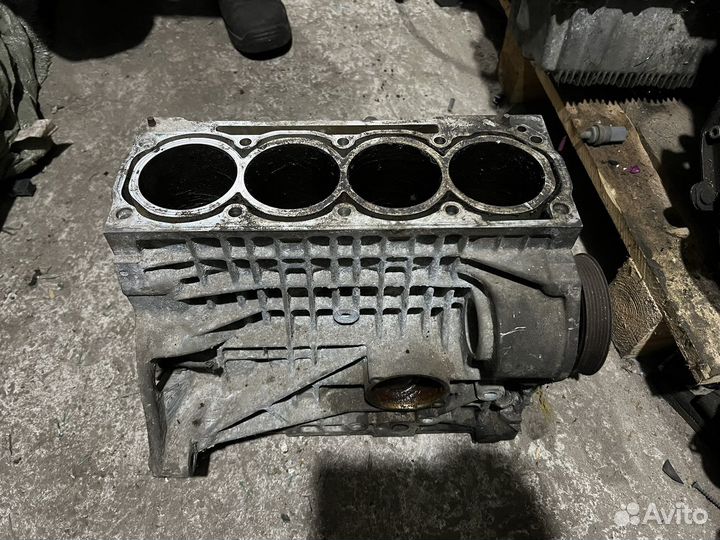 Блок цилиндров 1.4 VAG 030103019AC