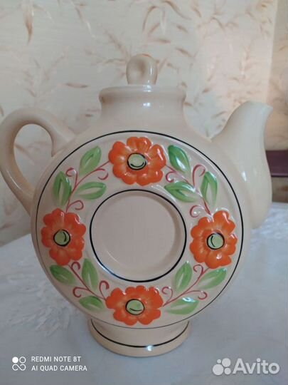 Кувшин и стаканы из майолики