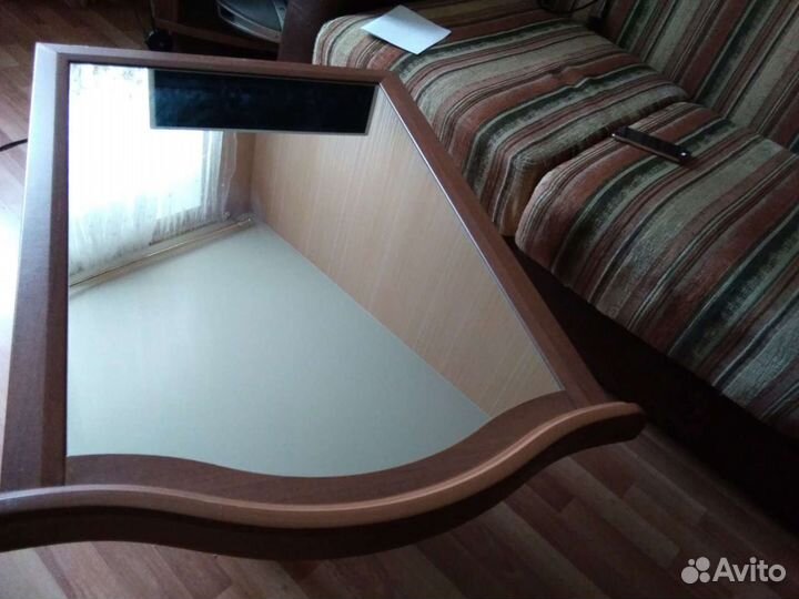 Зеркало в рамке