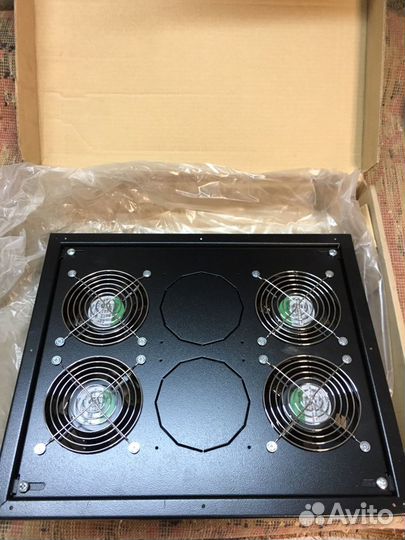 Вентиляторная полка Signamax rec-rmft-4t