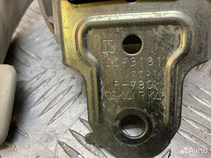 Ремень безопасности задний Toyota Camry V40 2azfe