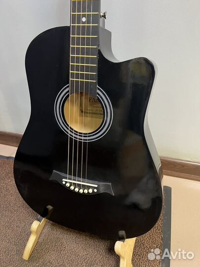 Акустическая гитара