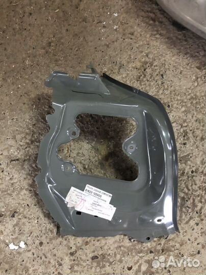 Задний фонарь тойота Авенсис