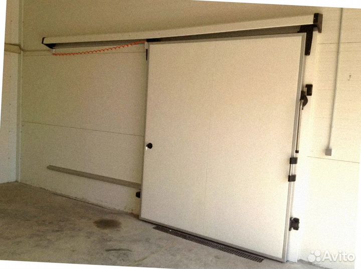 Дверь для холодильной камеры