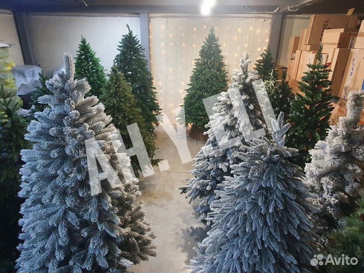 Елка литая заснеженная