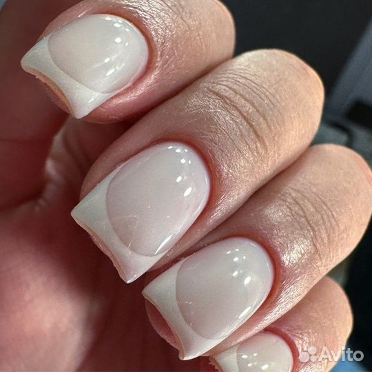 Маникюр, педикюр, наращивание ногтей