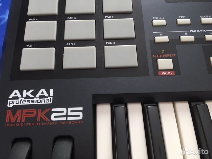 Миди клавиатура akai pro mpk25