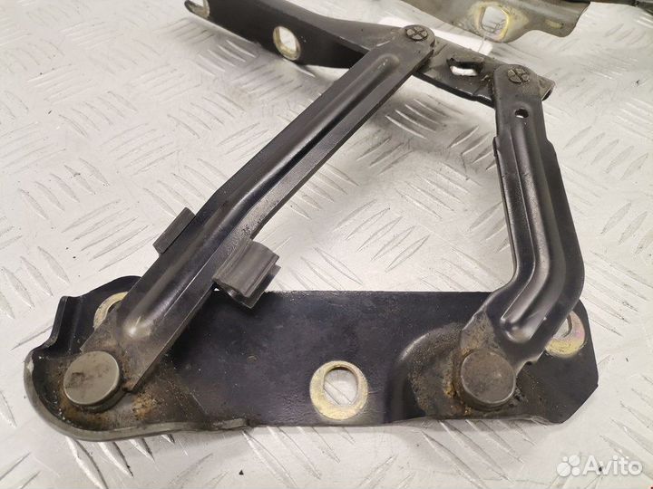 Петля капота левая для Saab 9-5 (2) 4852877