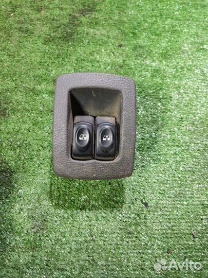 Блок управления стеклоподъемниками задний Renault