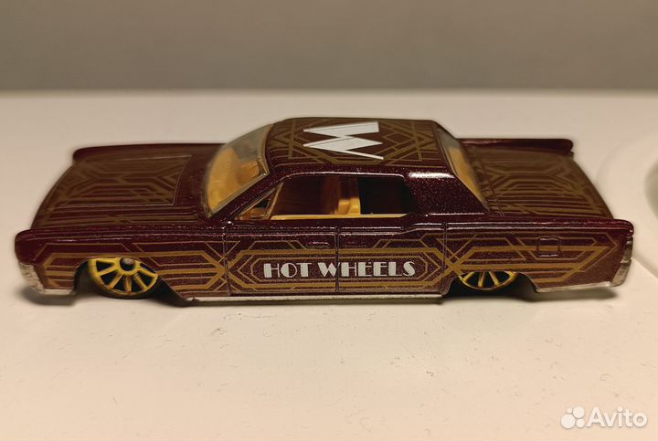 Hot Wheels Lincoln Continental 1/64