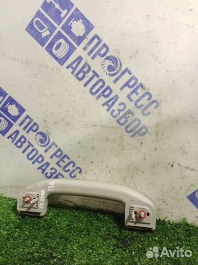 Ручка потолка передняя правая Renault Koleos